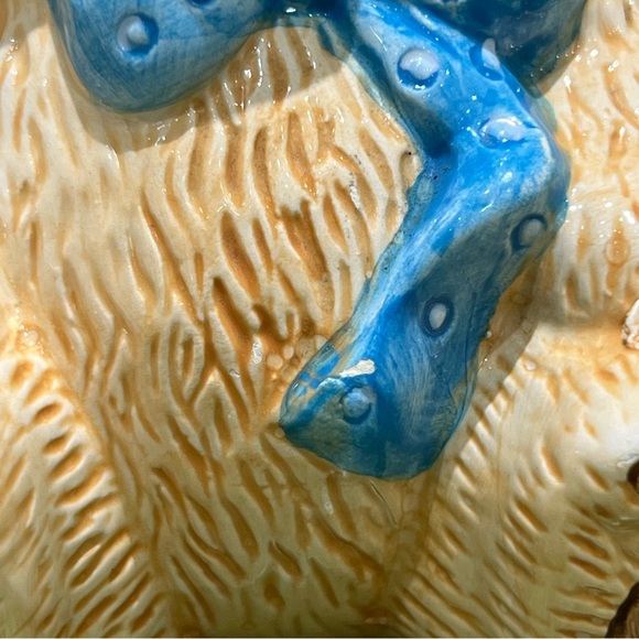 Cute Vintage Ceramic Bear Salt & Pepper Shakers - Picture 6 of 11